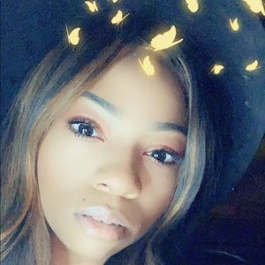 Meet your Posher, Ambrielle